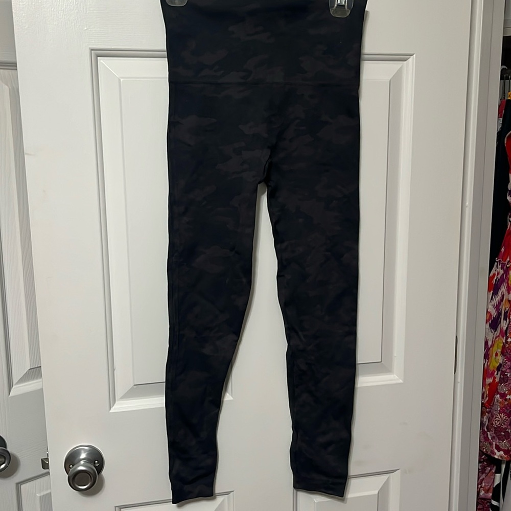 Spanx camouflage leggings